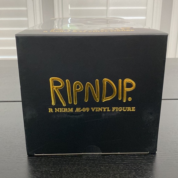 Rip N Dip R Nerm Æ-09 Vinyl Figure - Neon Green Anatomy Limited Edition Figure - Picture 16 of 16